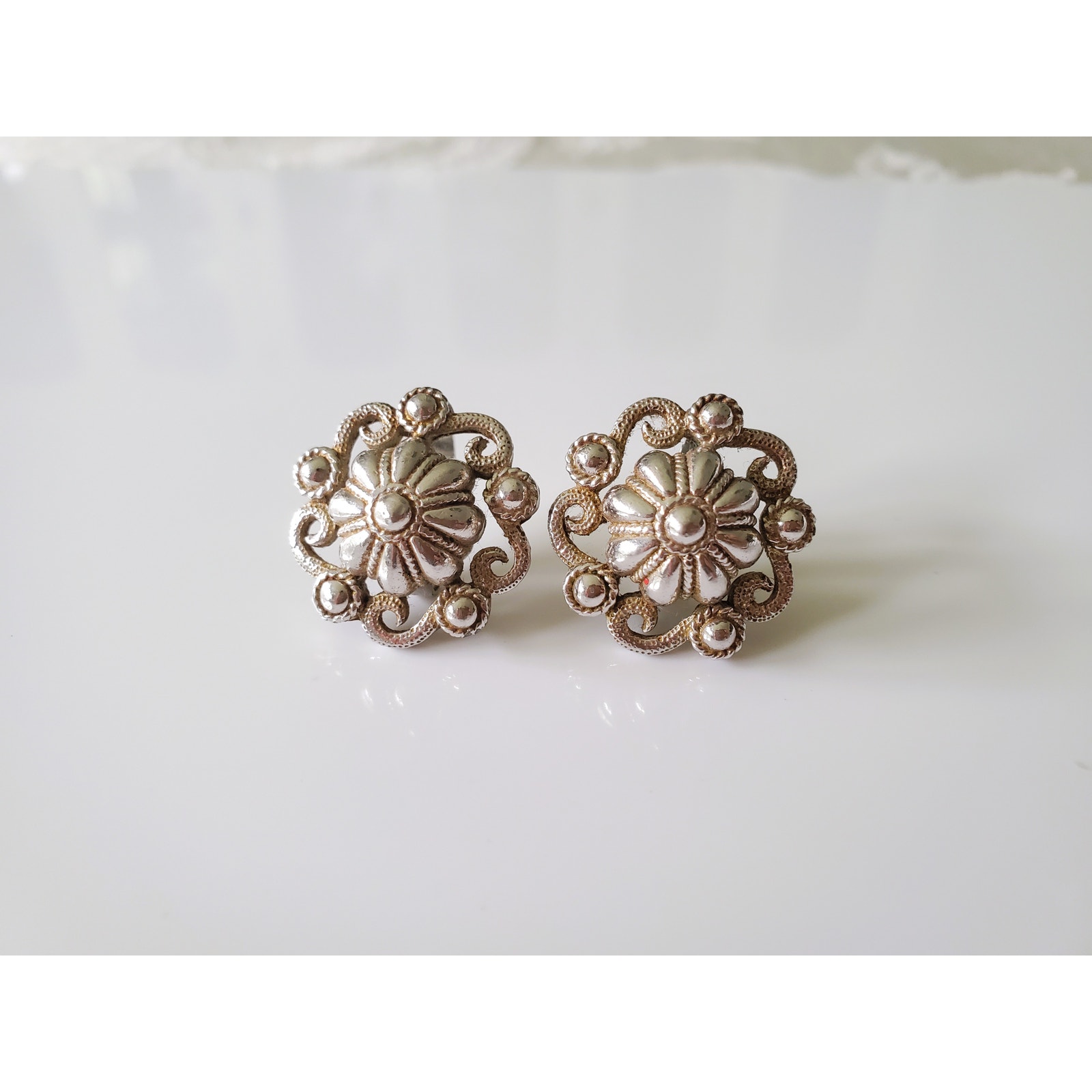 Vintage Silver Crown Trifari Clip On Earrings 35$